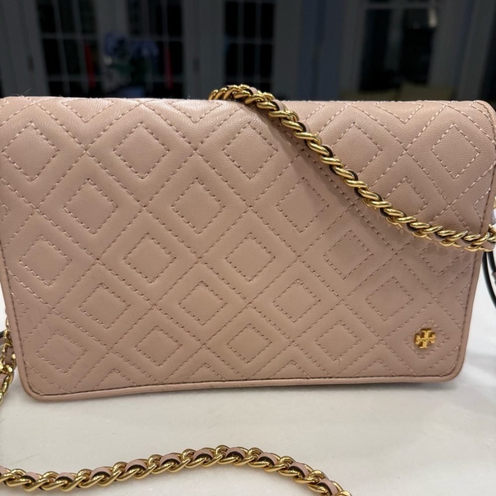 Tory Burch Fleming  Women’s Pale Pink Quilted Leather Crossbody Bag MSRP $348 - Picture 16 of 16